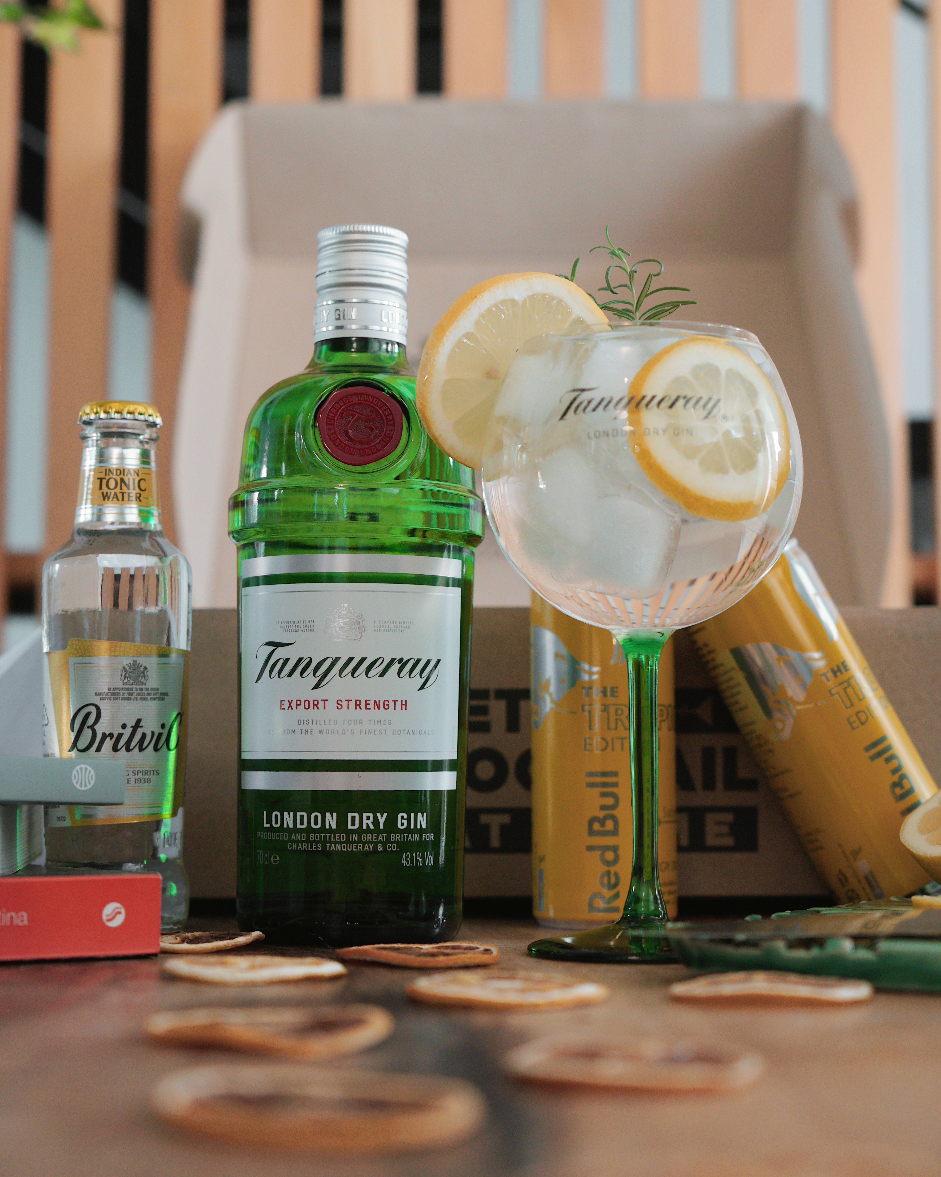 Lets cocktail Box - Tanqueray Tonic